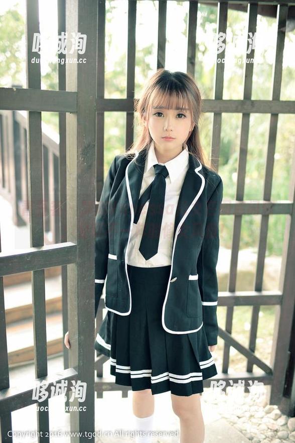 青豆客-梦娜Vanessa 青豆客 - 梦娜Vanessa修女在图库闪耀:分享不一样的修女风情!