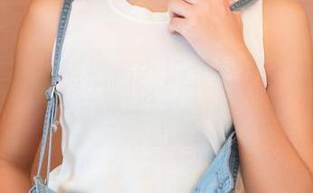 青豆客 – 谁能抵挡？绮里嘉Ula的作品和英伦女王范的致命魅力