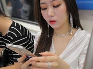 黑丝苗条合集，看完魔镜街拍后再说‘我不想变漂亮’！