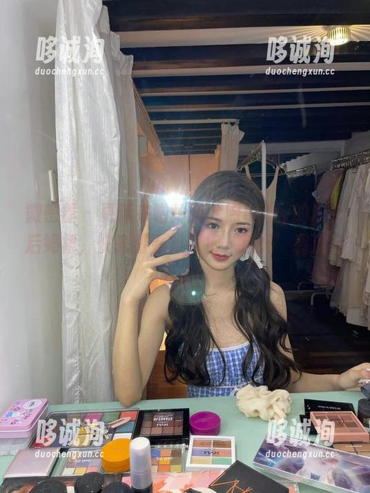 黎允熙baby 微密圈 - 更新来啦!黎允熙baby的灰色后妈裙,快来看看如何把‘后妈’调皮又时髦!